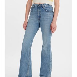 Levi’s 70s High Flares
